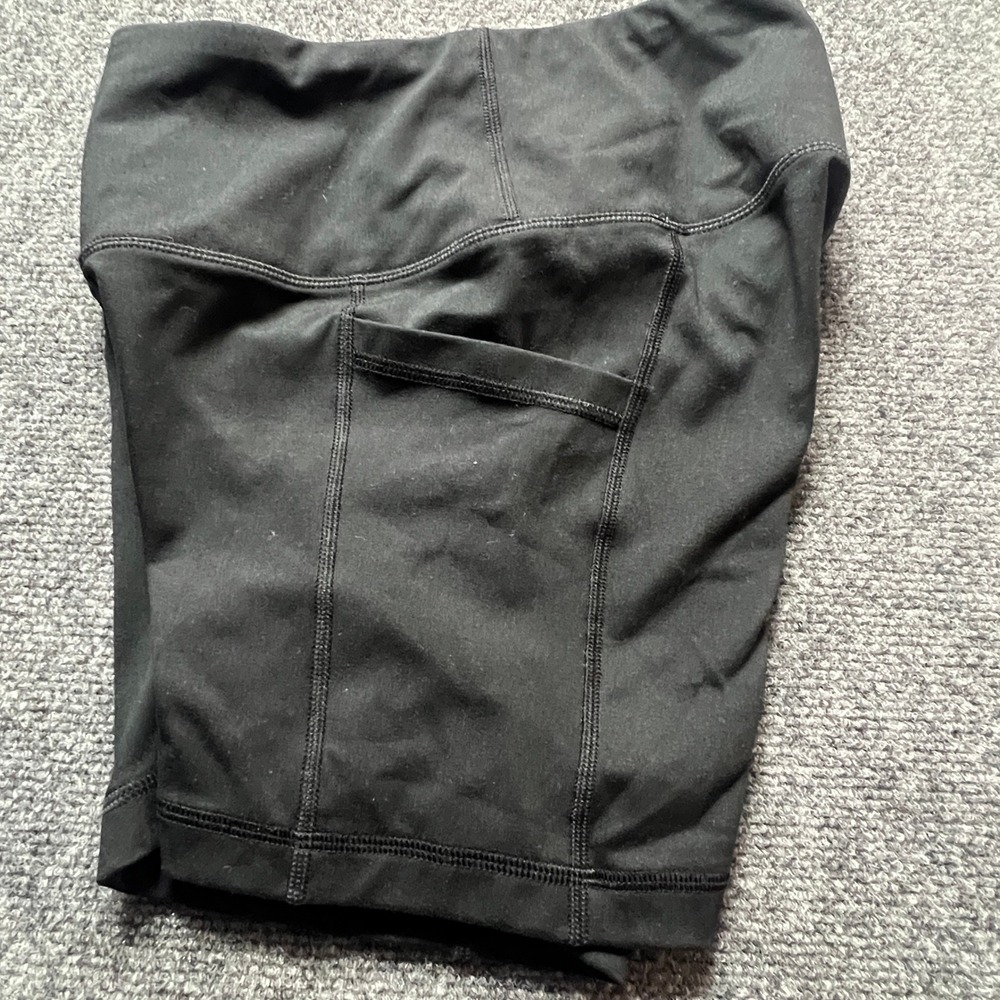 Yogalicious Lux Black High Waisted Biker Shorts with Side Pockets Size Small - Picture 5 of 8